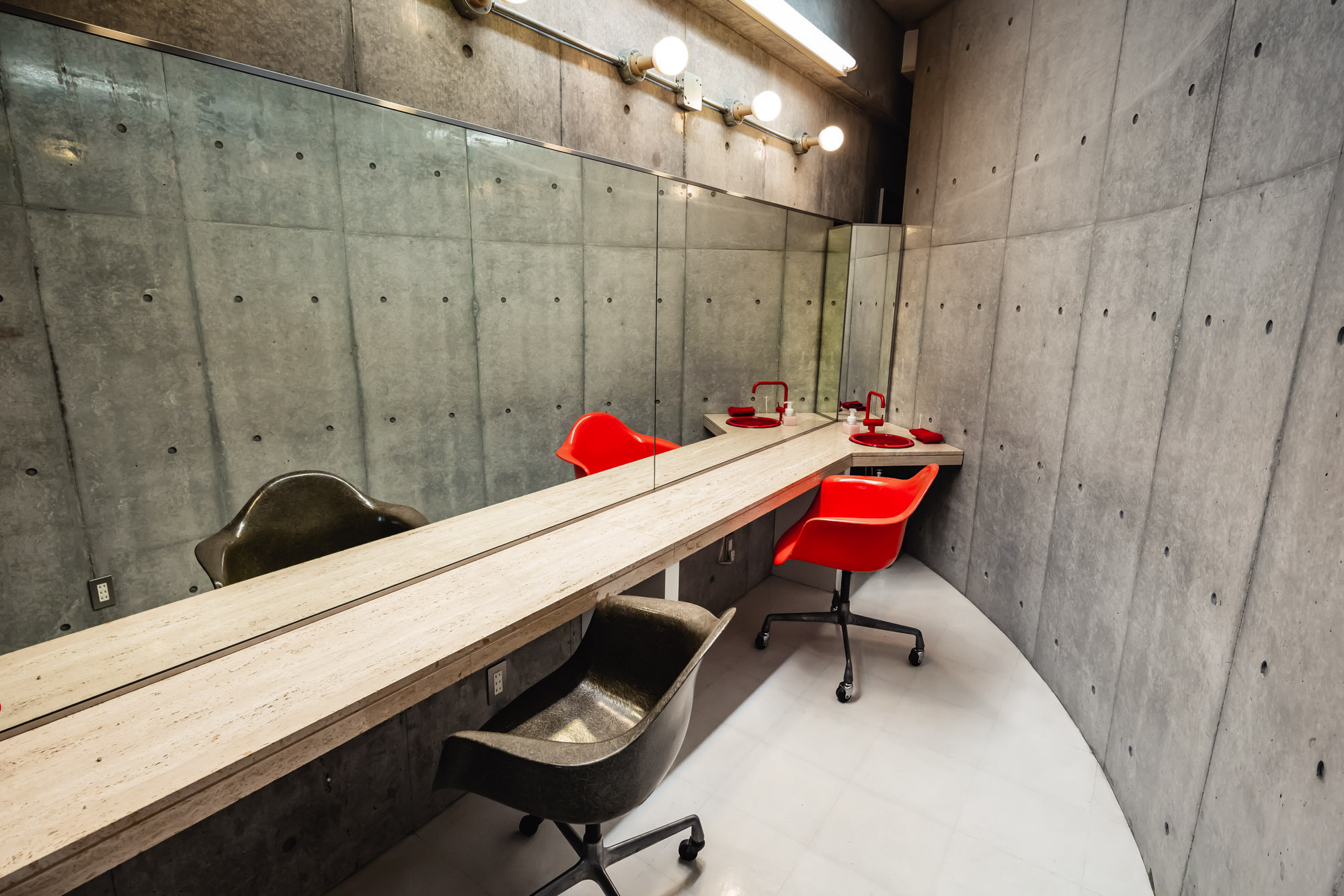 YUBI STUDIO
